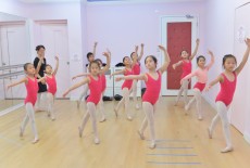 DC school of ballet Kids Ballet class Hang Hau