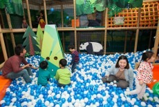 Playhouse cafe Dpark