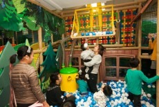 Playhouse cafe Dpark