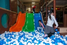 Play house cafe mikiki