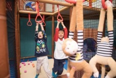 Play house cafe mikiki